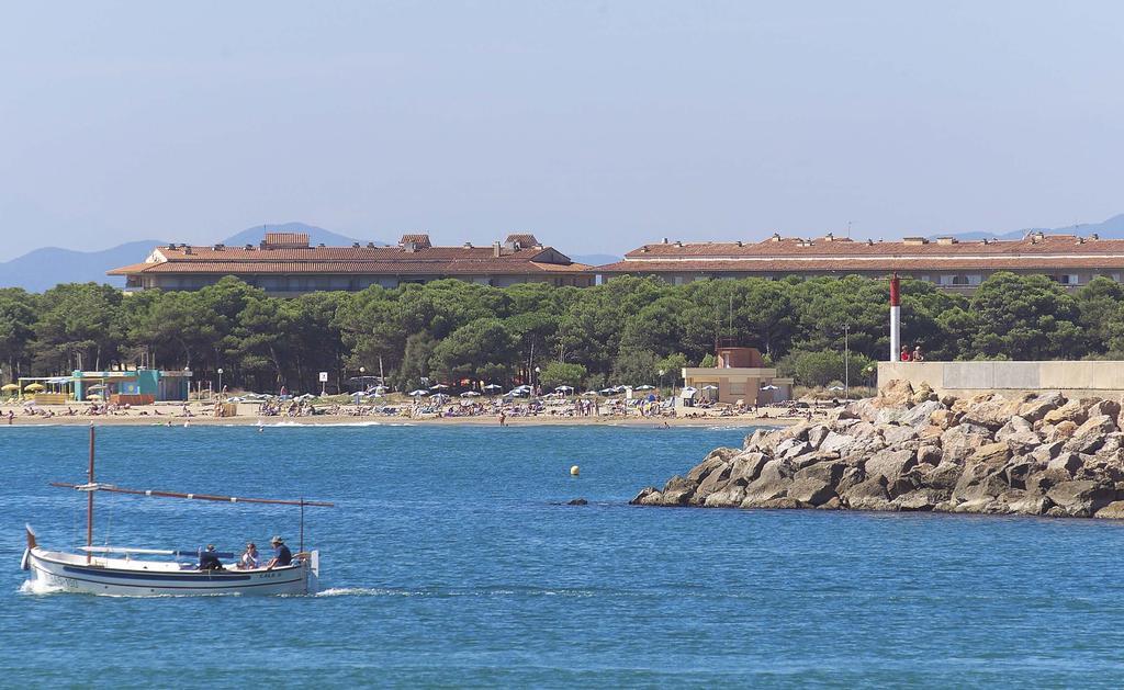Apartamentos Salles Beach 레스타르티트 외부 사진