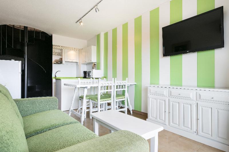Apartamentos Salles Beach 레스타르티트 외부 사진