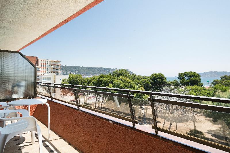 Apartamentos Salles Beach 레스타르티트 외부 사진