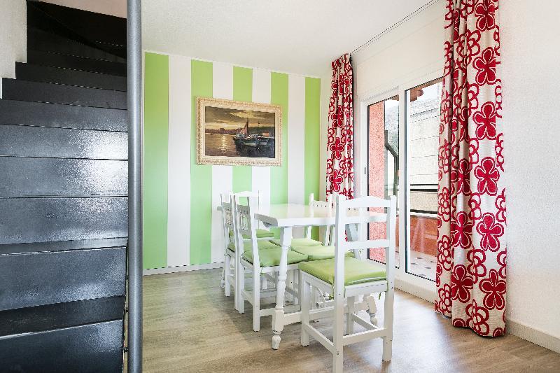 Apartamentos Salles Beach 레스타르티트 외부 사진