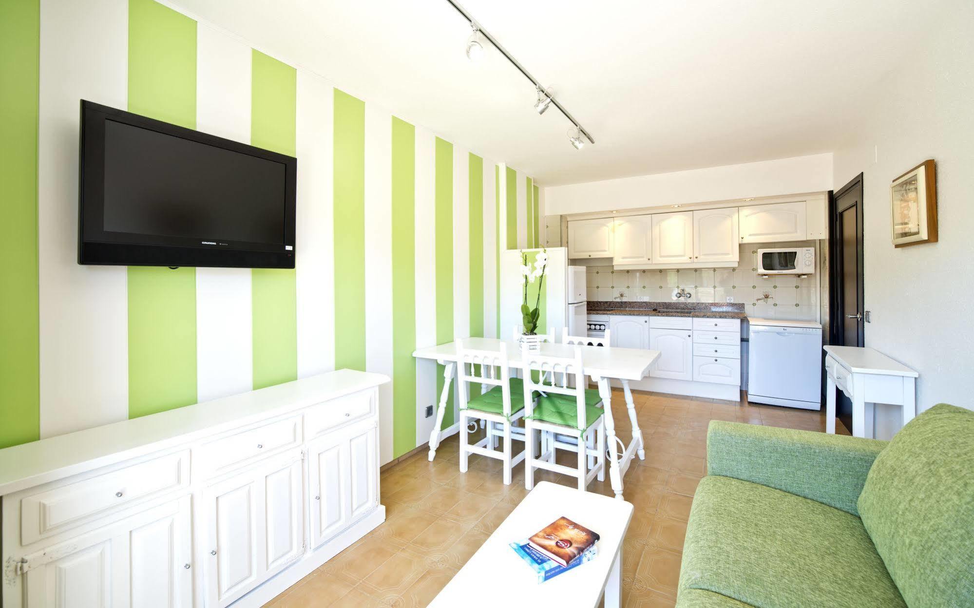 Apartamentos Salles Beach 레스타르티트 외부 사진