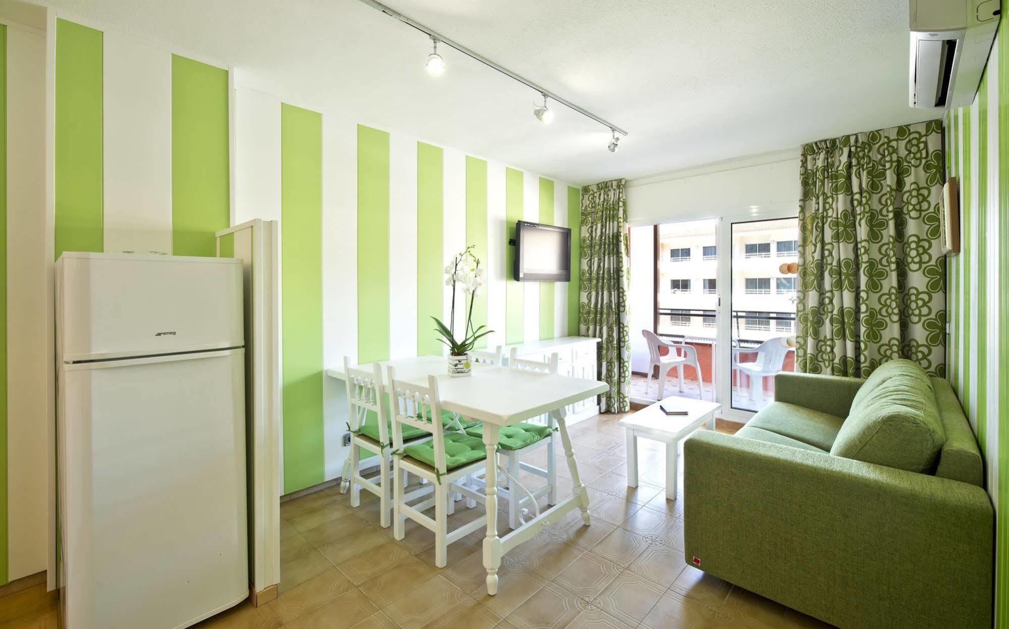 Apartamentos Salles Beach 레스타르티트 외부 사진