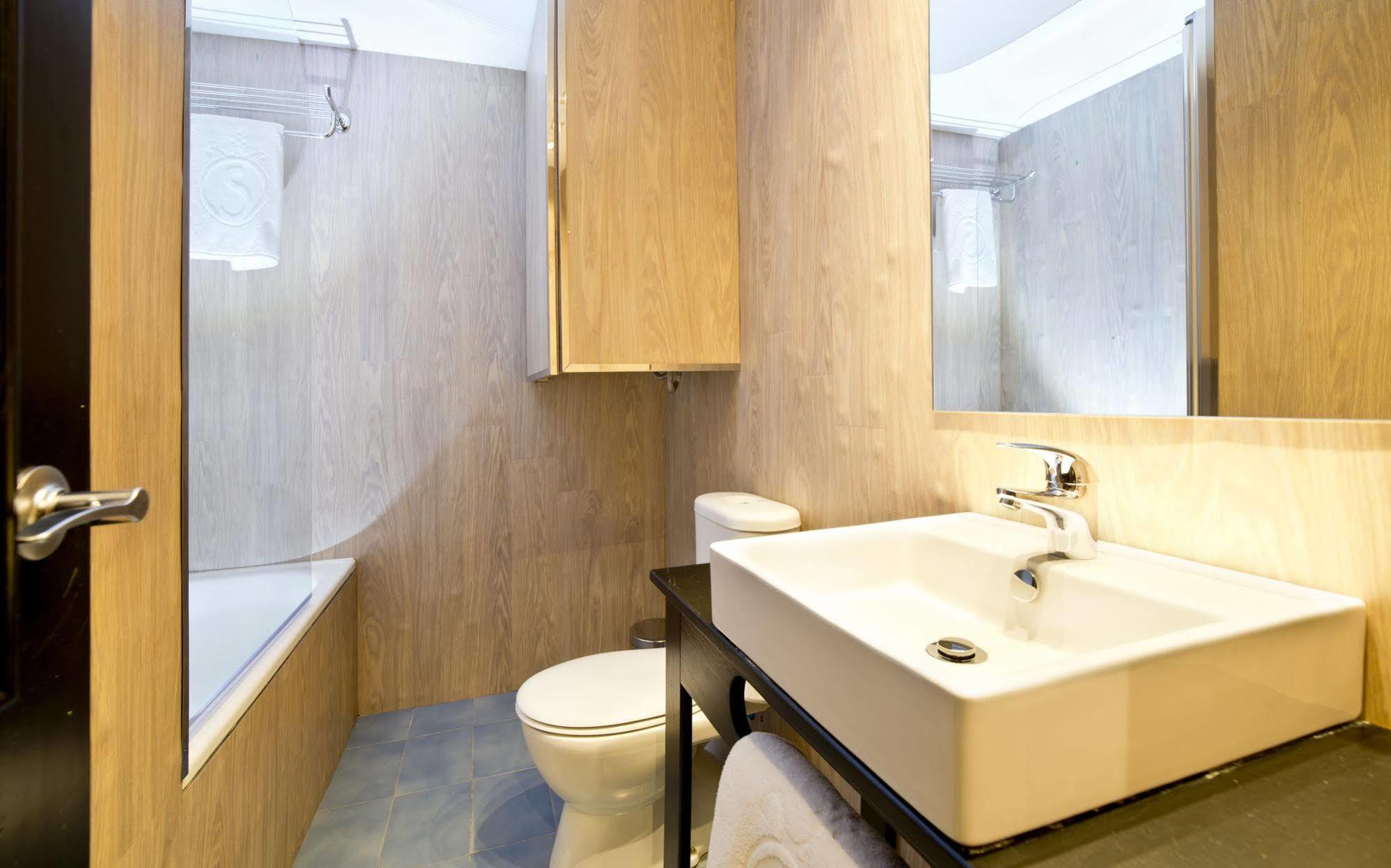 Apartamentos Salles Beach 레스타르티트 외부 사진