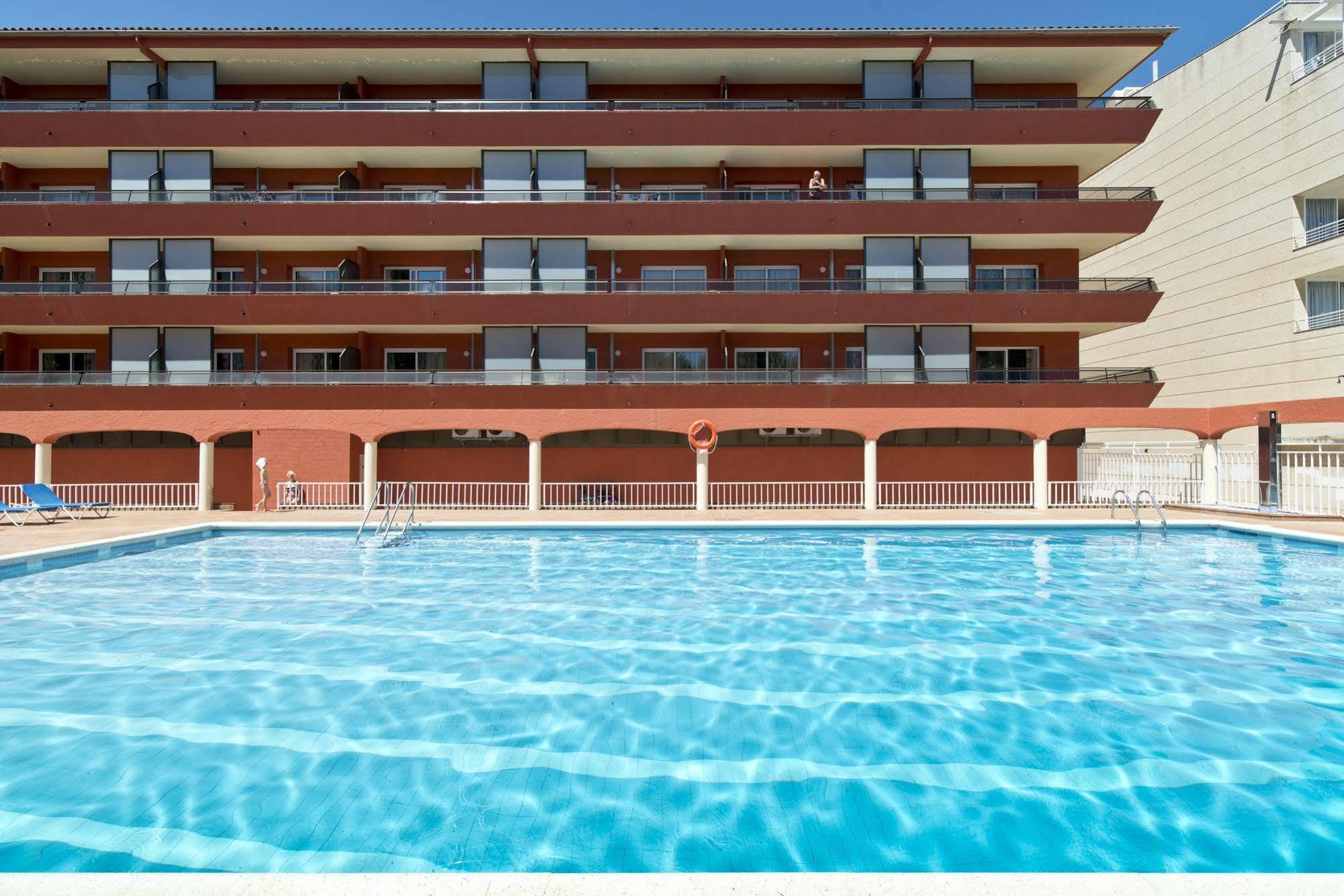 Apartamentos Salles Beach 레스타르티트 외부 사진