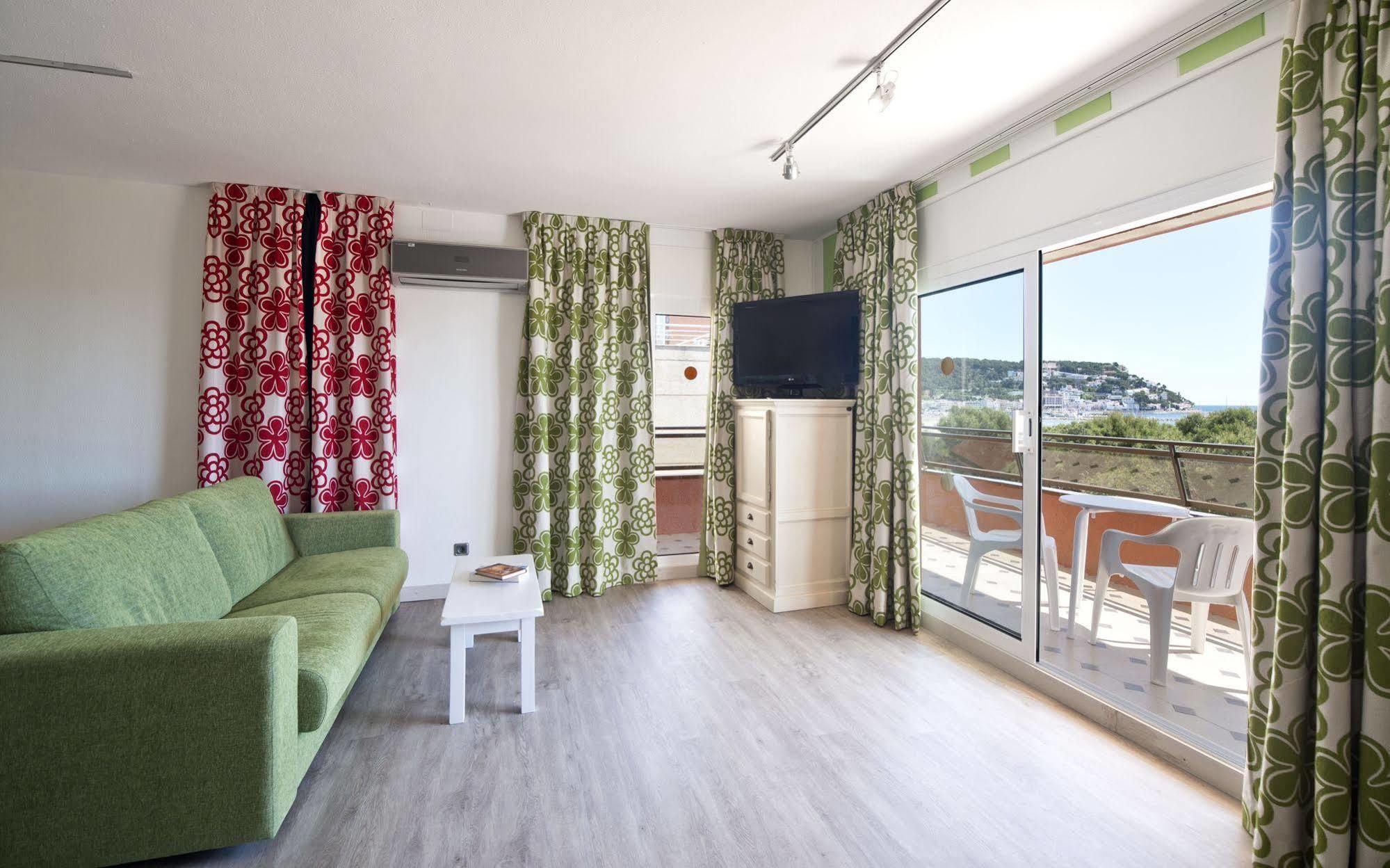 Apartamentos Salles Beach 레스타르티트 외부 사진